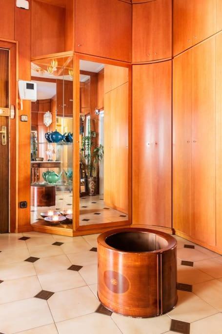Gaudi 51 Apartment บาร์เซโลนา ภายนอก รูปภาพ